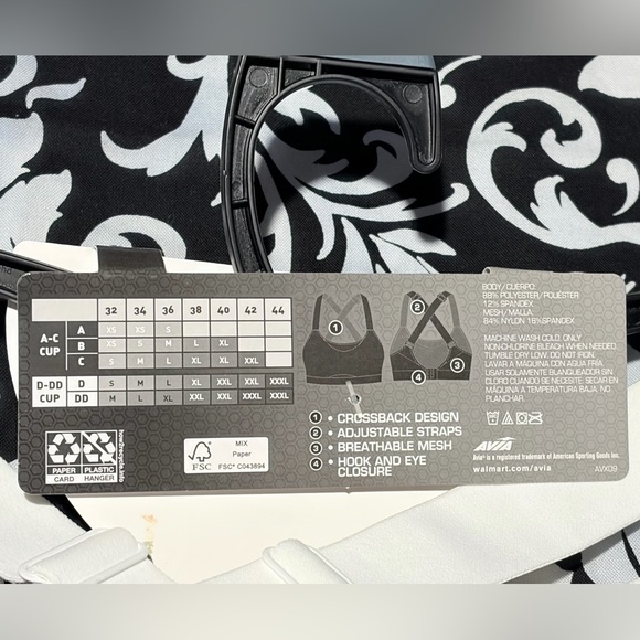 NWT ! Avia Classic White Cross Back Sports Bra - Picture 5 of 6